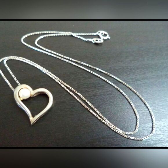 VINTAGE SIGNED STERLING SILVER PEARL HEART 18" NECKLACE - Picture 1 of 3